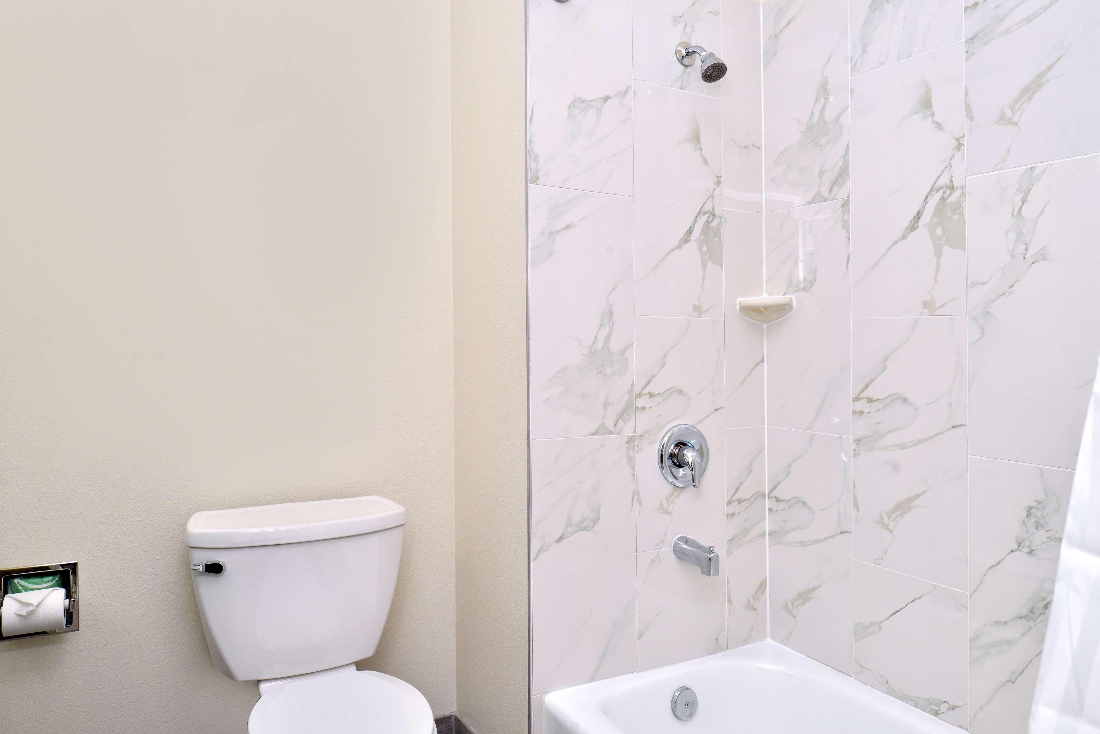 Americas Value Inn&suites - Houston/hwy 6&westpark 2*