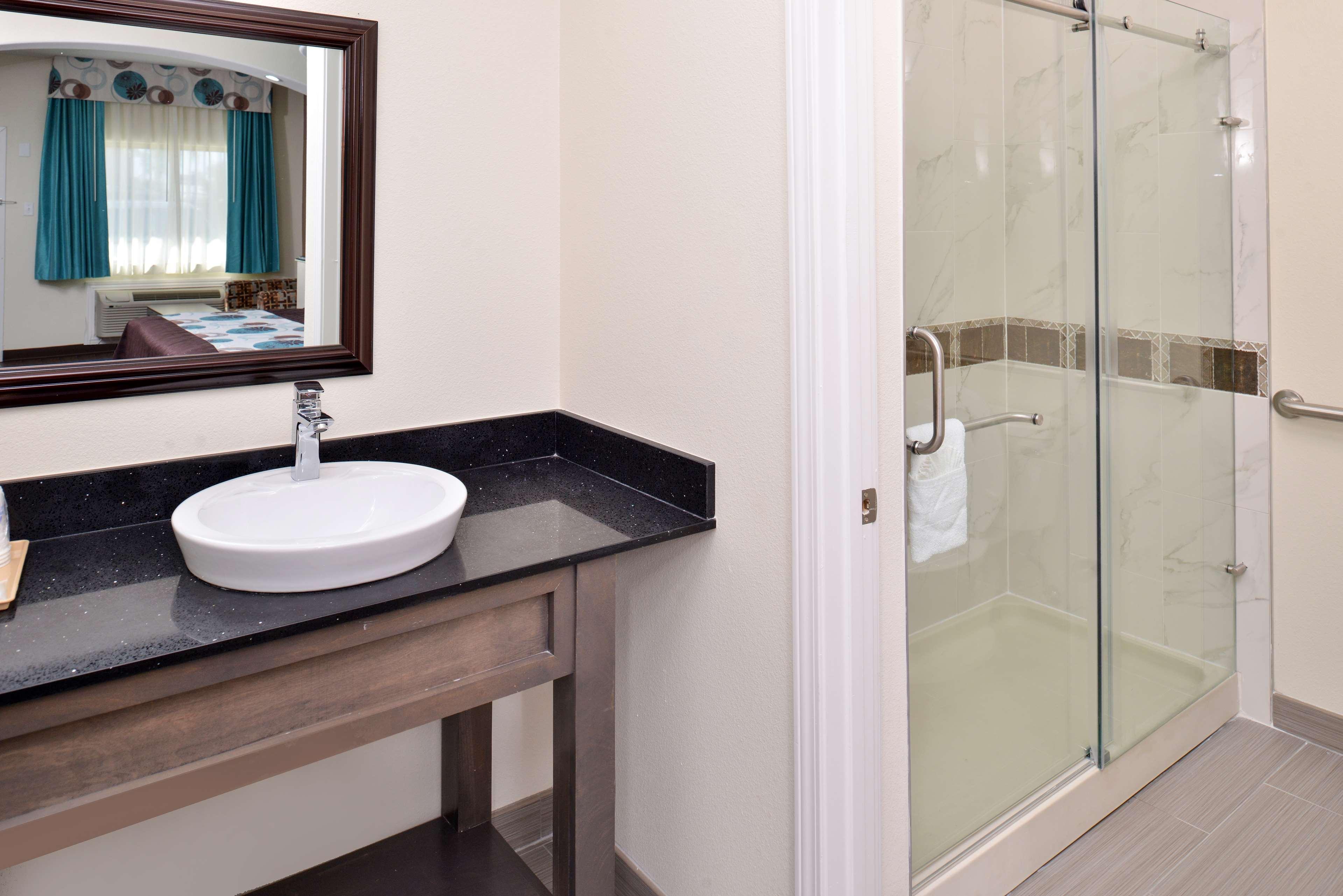 Inn Americas Value & - Houston/hwy 6 & Westpark Mission Bend