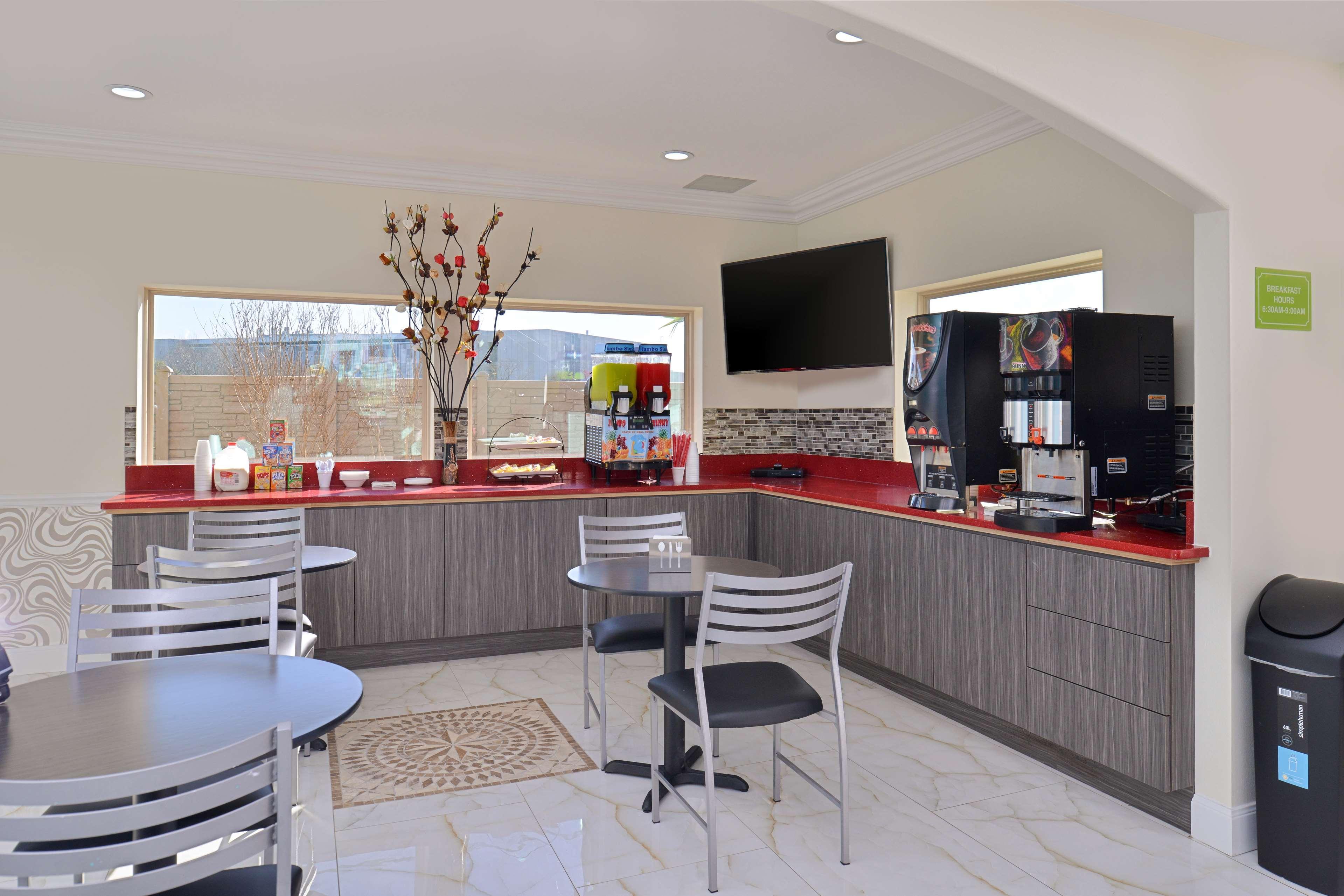 Americas Value & - Houston/hwy 6 & Westpark 2* Mission Bend